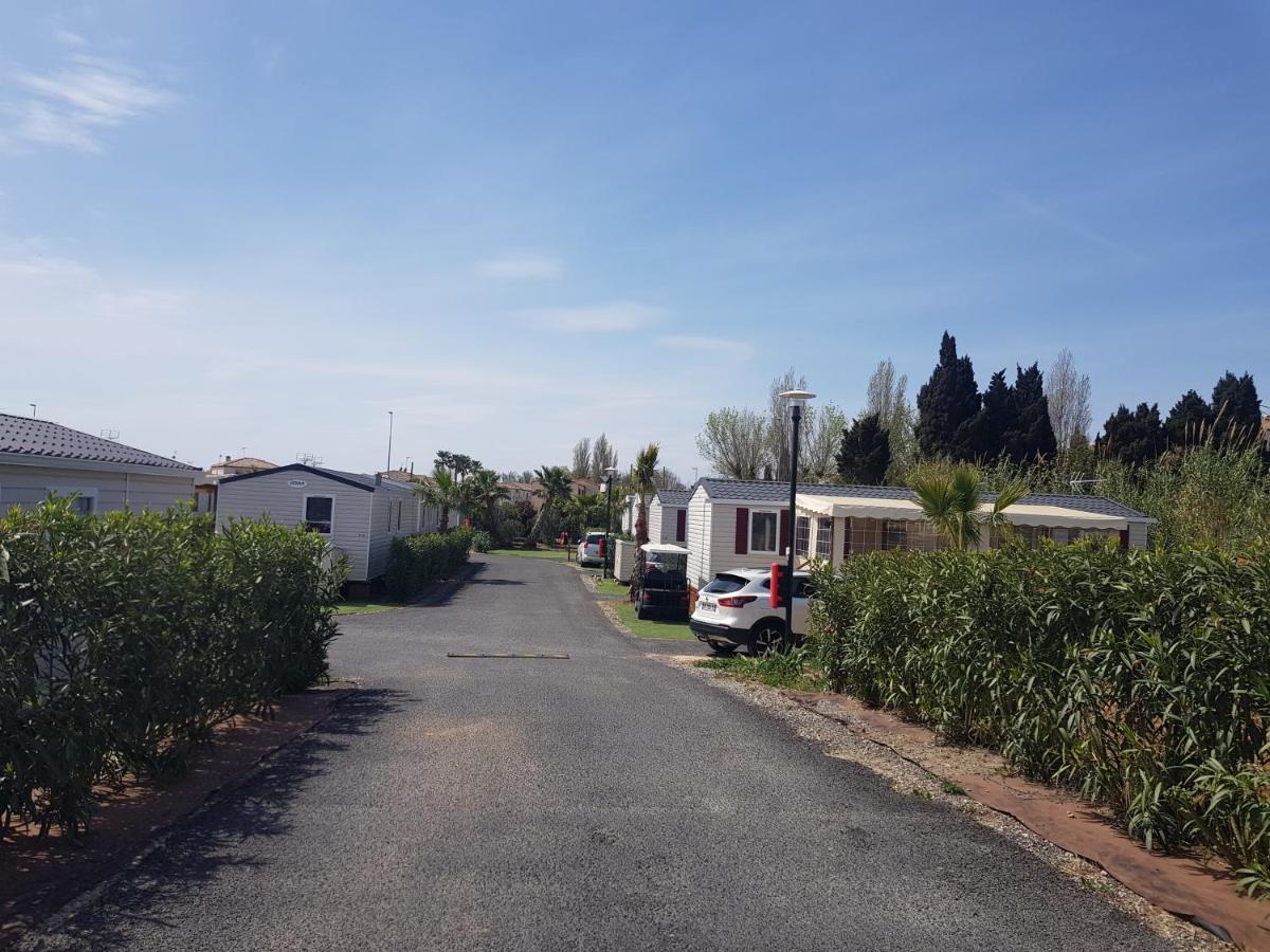 Mobil Home 8 Personnes Les Sables Du Midi Serignan Bagian luar foto